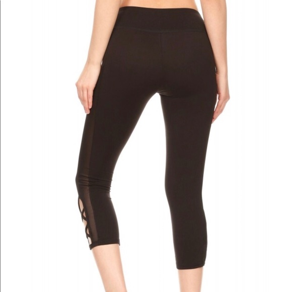 Final Price Drop… MESH PANEL & CRISS CROSS BLACK CROPPED LEGGINGS - Picture 3 of 4